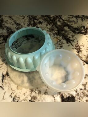 Tupperware Seafoam Baby Blue Jello Mold Bowl
